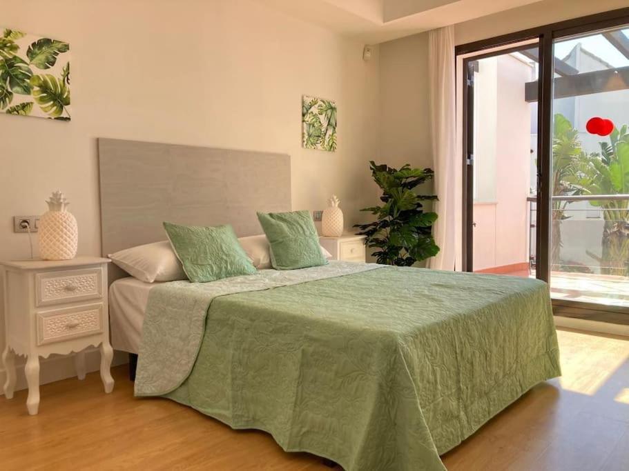Sea Breeze Retreat - Golf Getaway Apartment Bahia de Casares Exterior photo